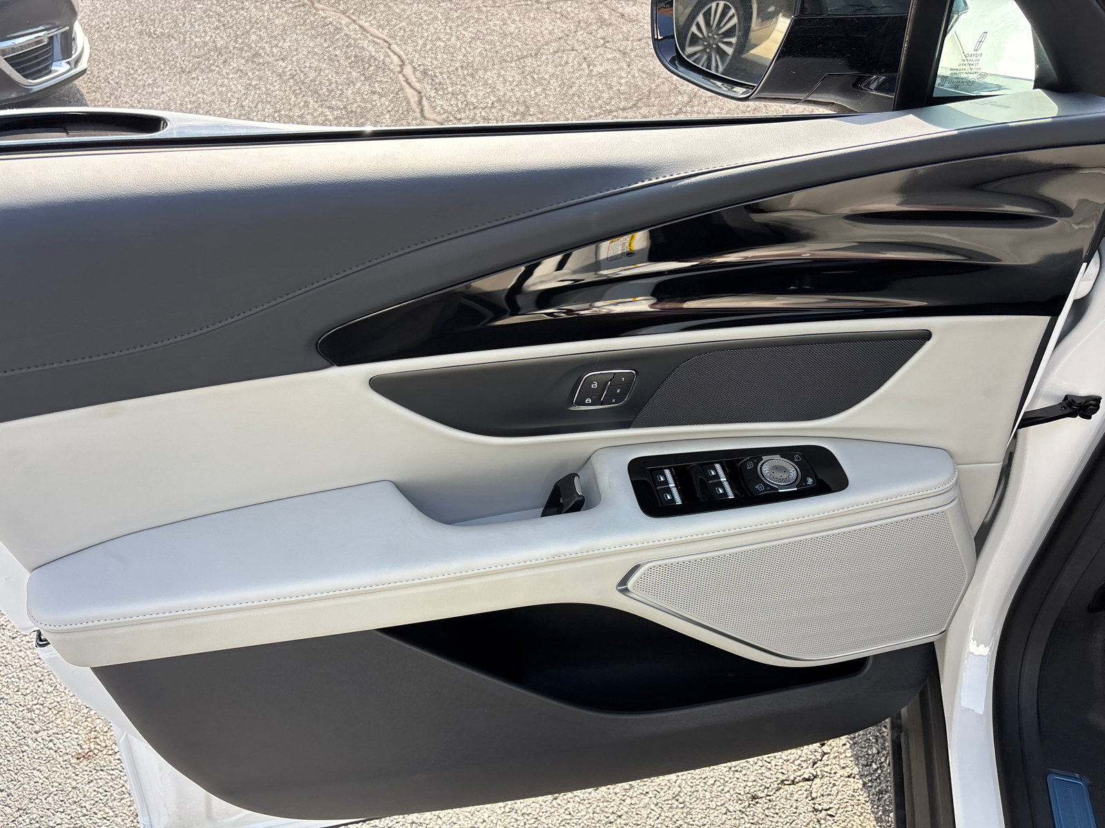 New 2026 Lincoln Nautilus Premier AWD/4WD image 11