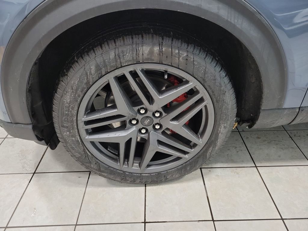 Used 2025 Ford Explorer ST image 52