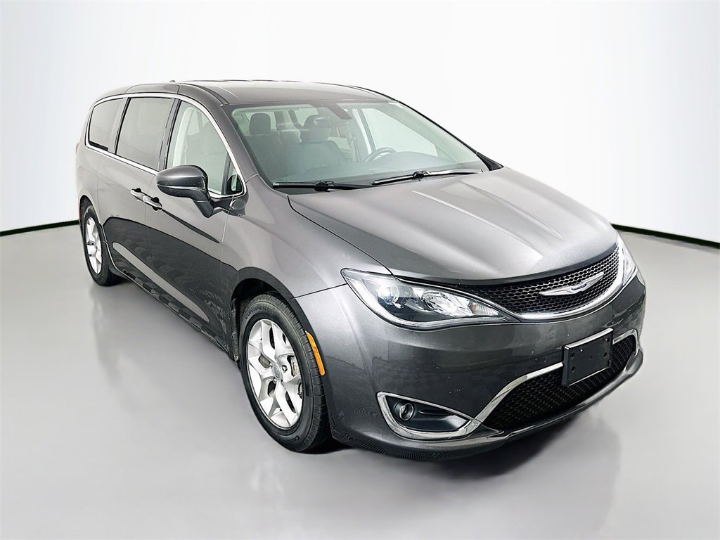 Used 2018 Chrysler Pacifica Touring Plus w/ Tire & Wheel Group image 1