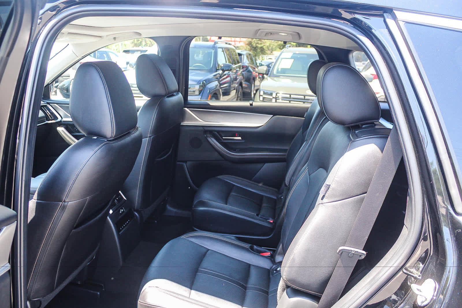Used 2024 MAZDA CX-90 Plug-In Hybrid w/ Premium Pkg AWD/4WD image 23