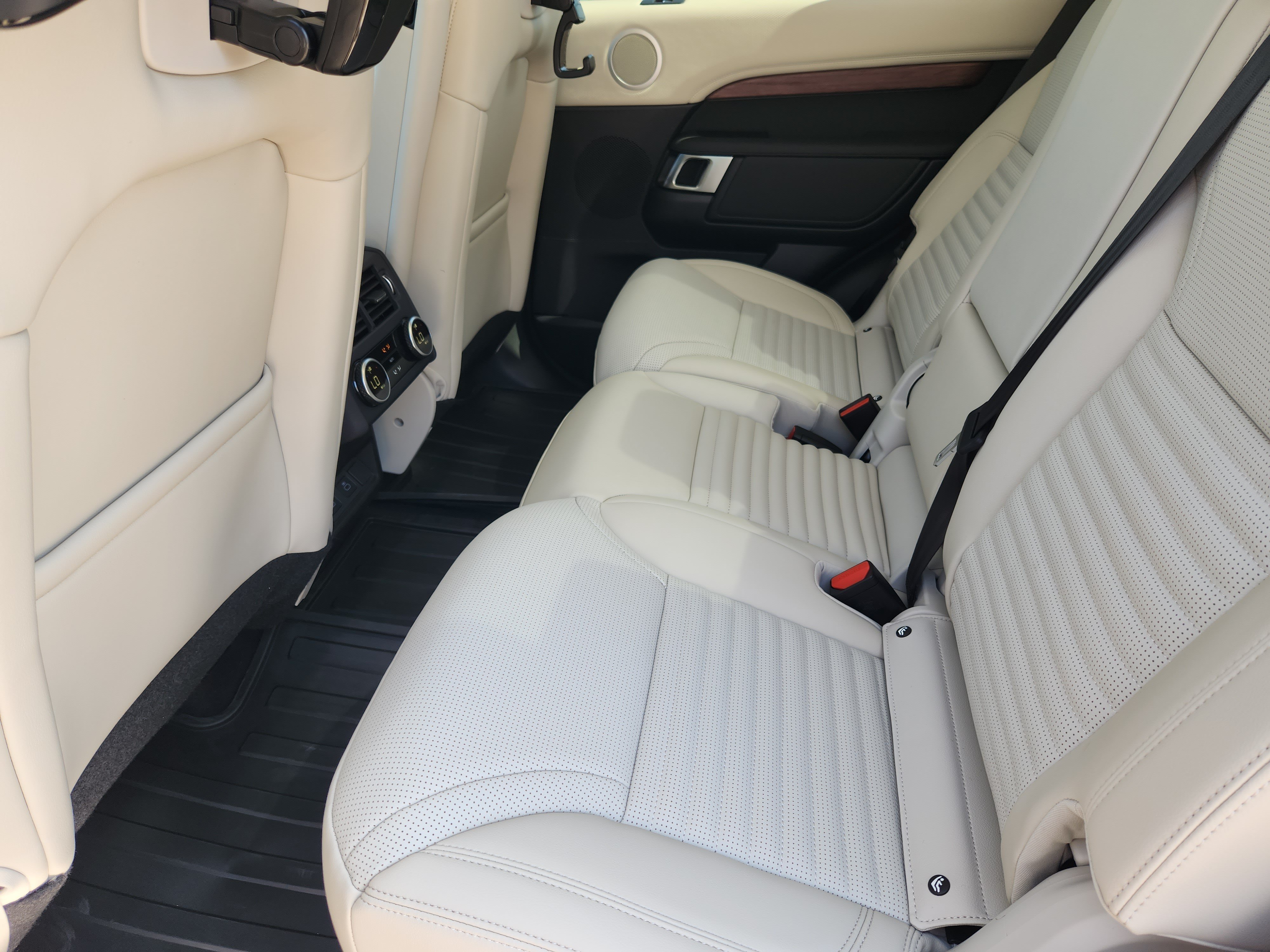 New 2026 Land Rover Discovery Dynamic SE AWD/4WD image 25