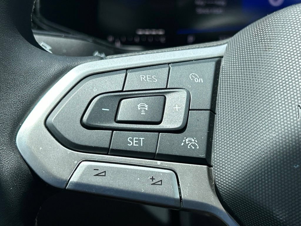 Certified 2025 Volkswagen Taos S FWD image 25