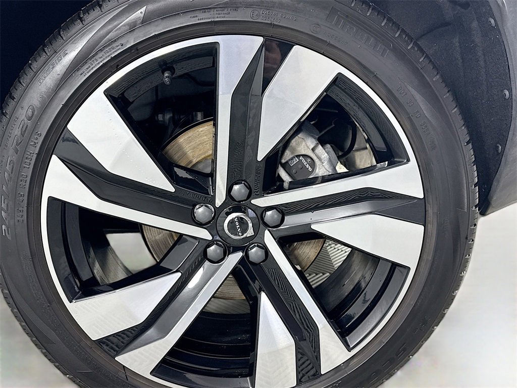 Used 2023 Volvo XC40 B5 Ultimate w/ Protection Package Premier image 32