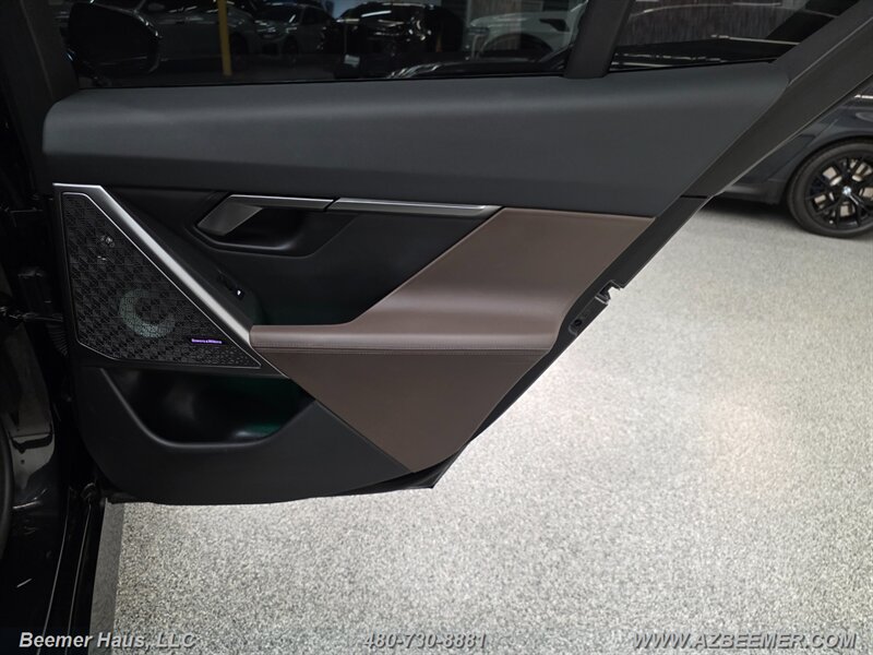 Used 2024 BMW i5 eDrive40i w/ M Sport Package RWD image 34