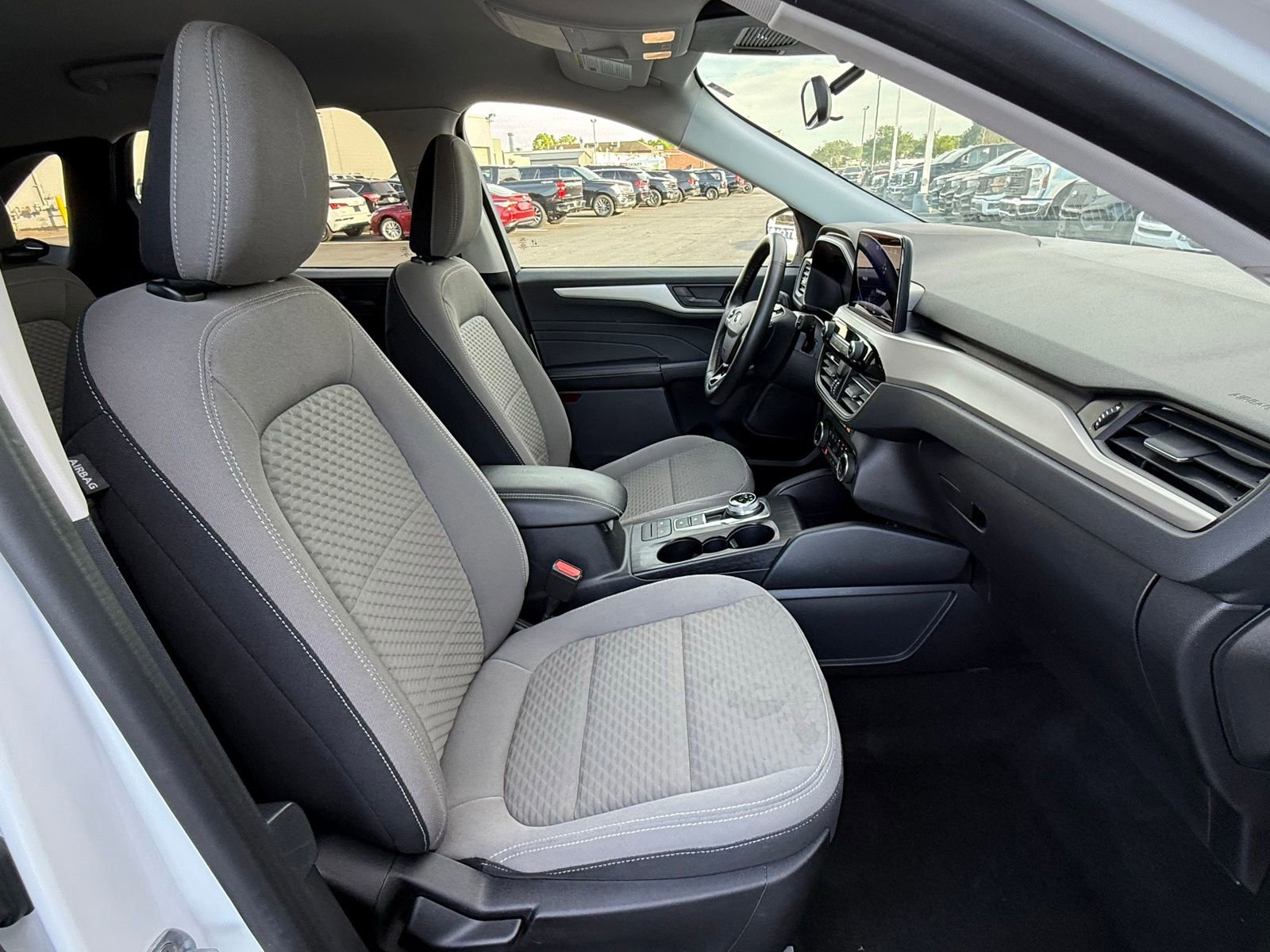 Used 2022 Ford Escape SE w/ Convenience Package FWD image 17