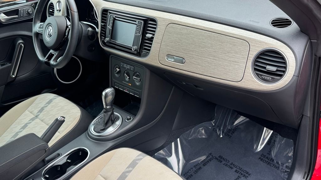 Used 2018 Volkswagen Beetle 2.0T Coast image 26