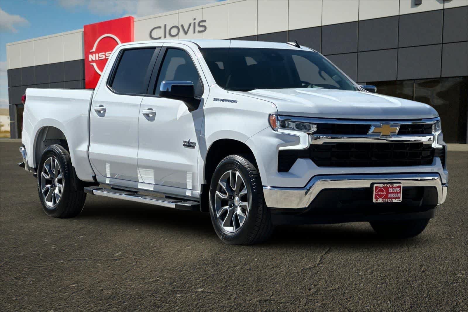 Used 2024 Chevrolet Silverado 1500 LT RWD image 9