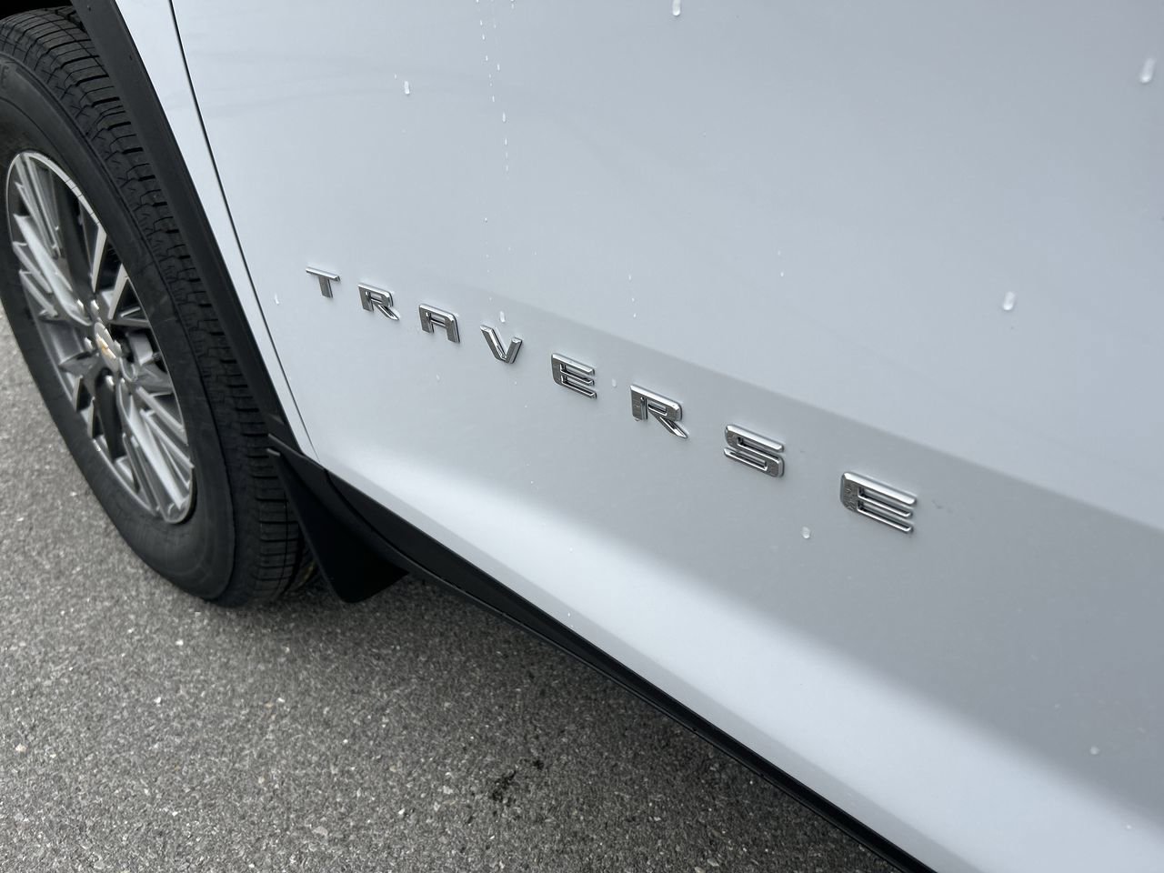 New 2026 Chevrolet Traverse LT image 11