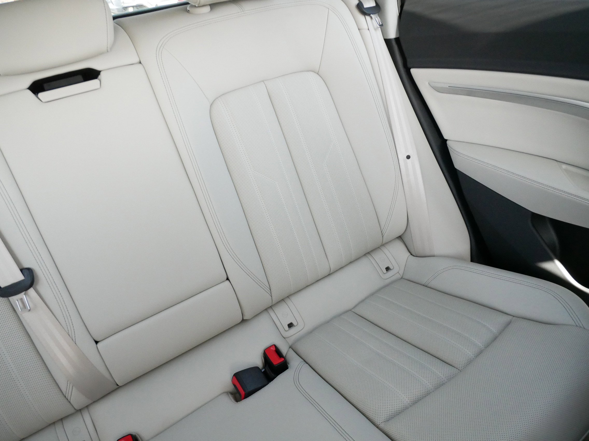Used 2024 Audi Q8 e-tron Premium Plus image 14