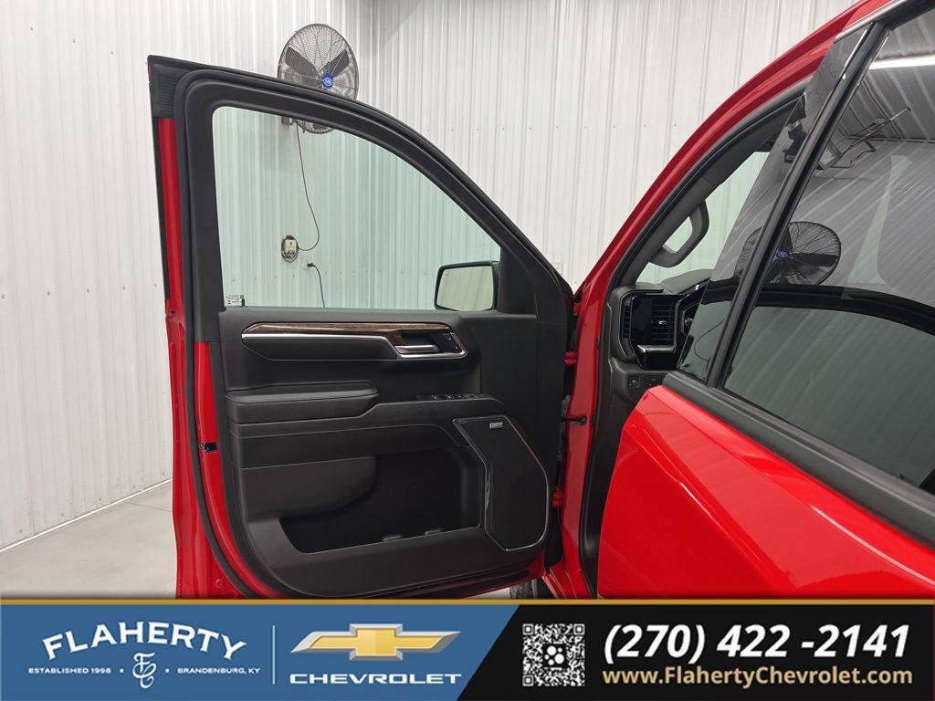 Used 2025 GMC Sierra 1500 Elevation w/ Preferred Package AWD/4WD image 8