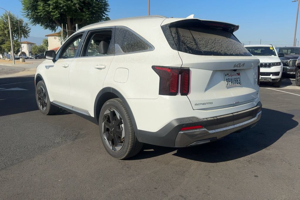 Used 2025 Kia Sorento EX w/ EX Panoramic Sunroof Package FWD image 8