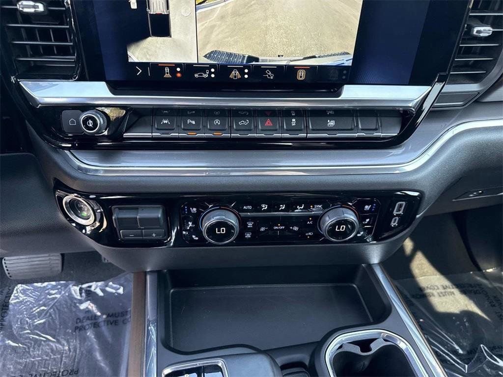Used 2024 Chevrolet Silverado 1500 High Country w/ High Country Premium Package image 26