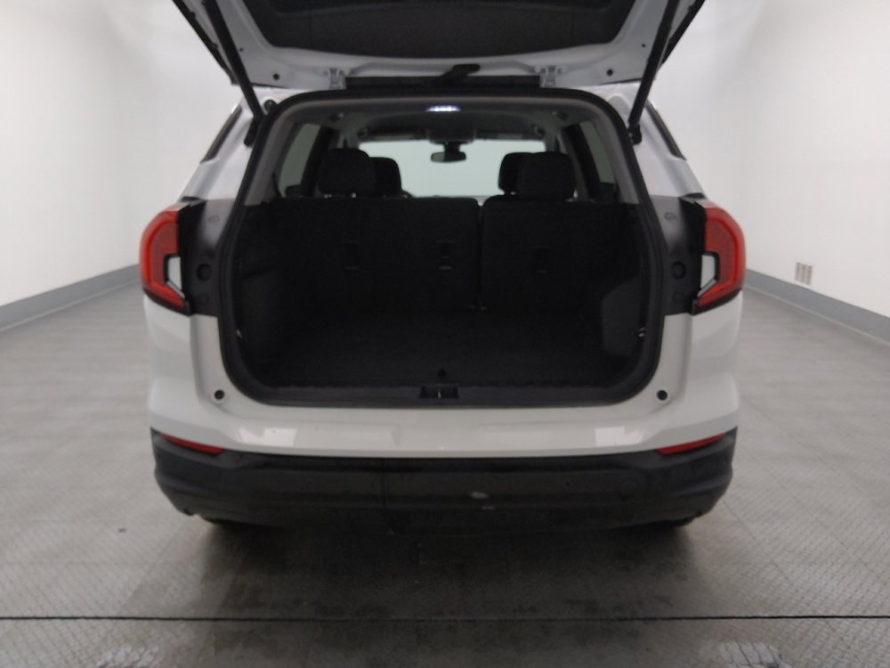 Used 2023 GMC Terrain SLE w/ Driver Convenience Package image 29