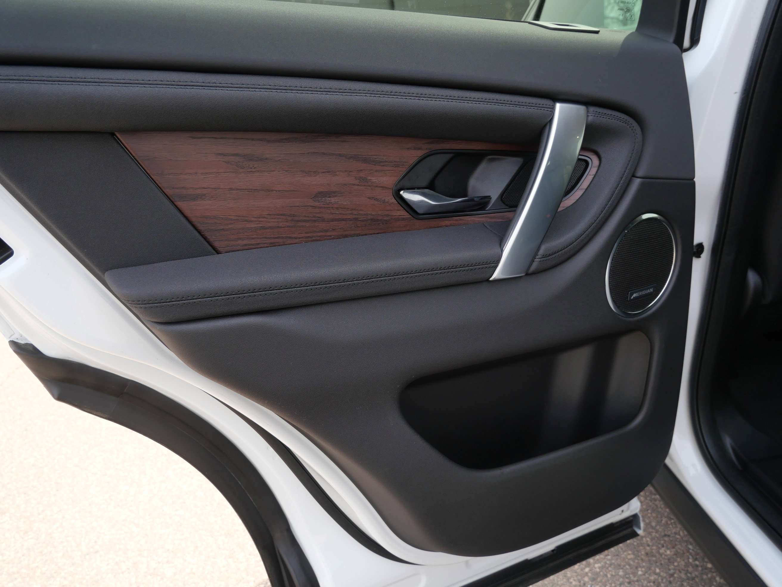 Certified 2024 Land Rover Discovery Sport S image 17