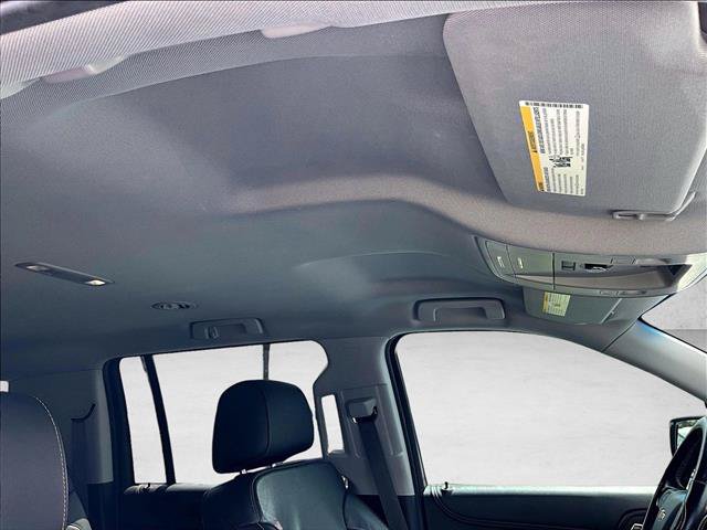 Used 2020 Chevrolet Suburban LT w/ RST Edition RWD image 17