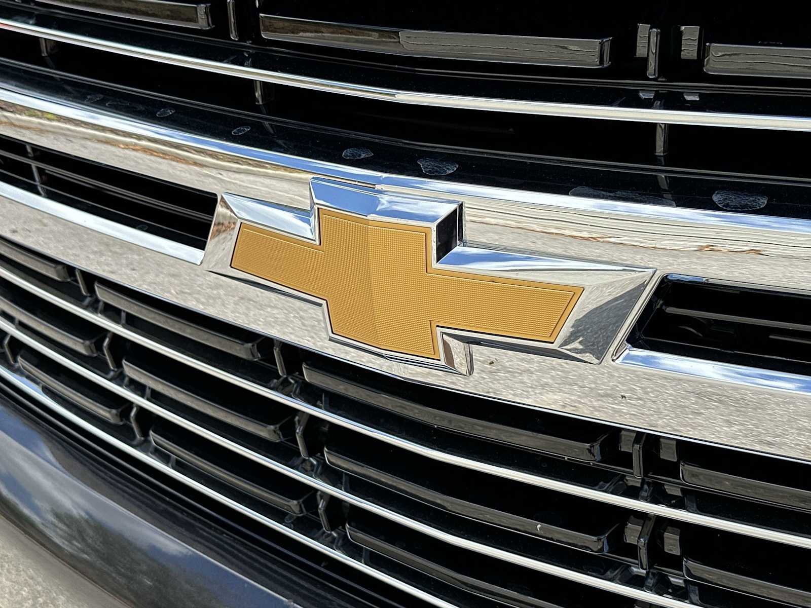 Certified 2024 Chevrolet Suburban LT RWD image 10