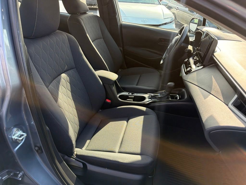 Certified 2025 Toyota Corolla LE FWD image 10