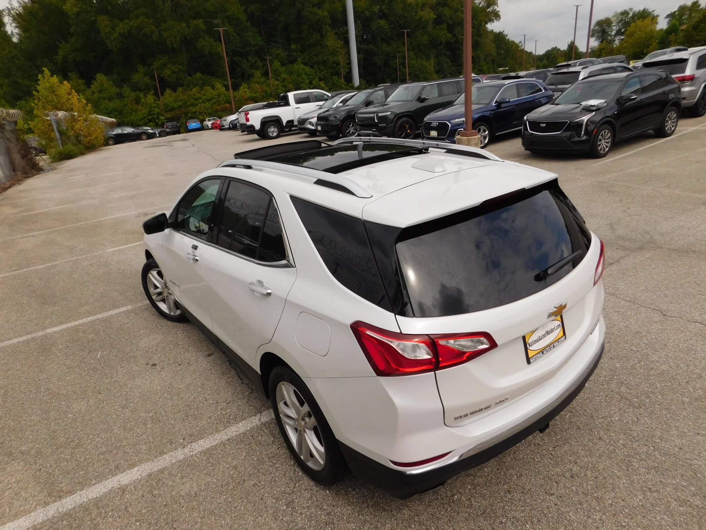 Used 2020 Chevrolet Equinox Premier FWD image 8