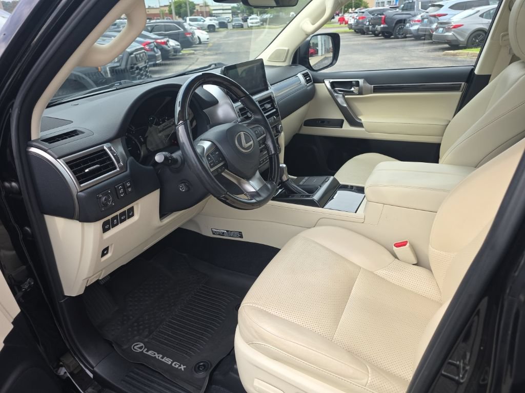 Used 2023 Lexus GX 460 Luxury w/ Sport Design Package AWD/4WD image 10