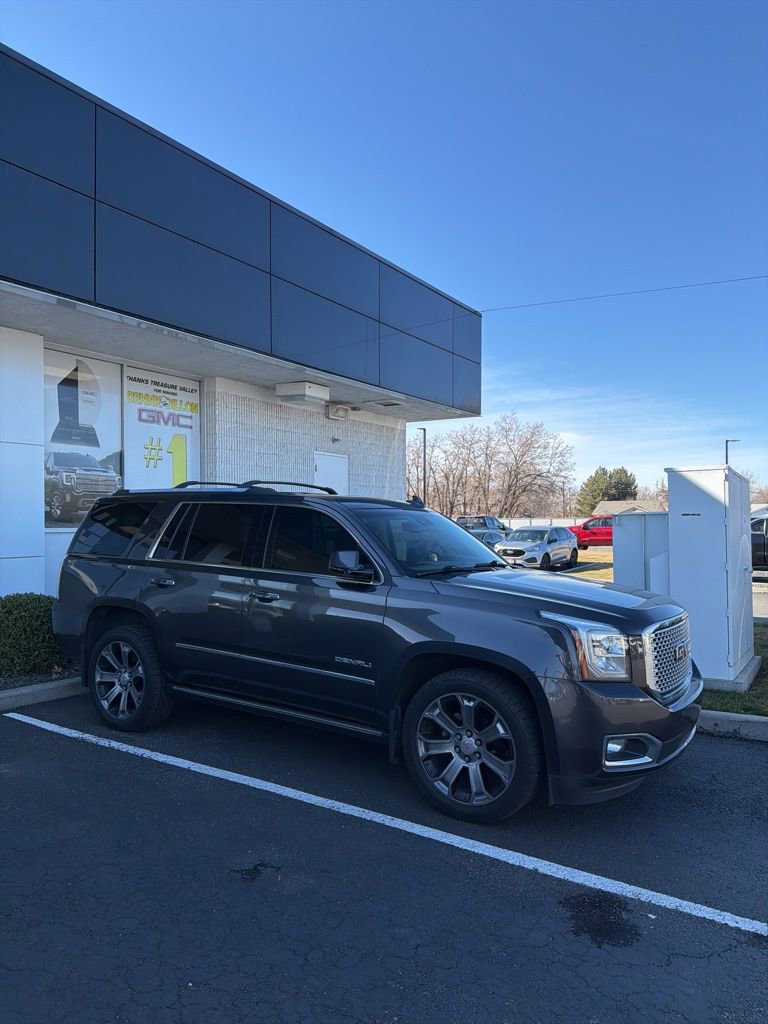 Used 2016 GMC Yukon Denali image 3