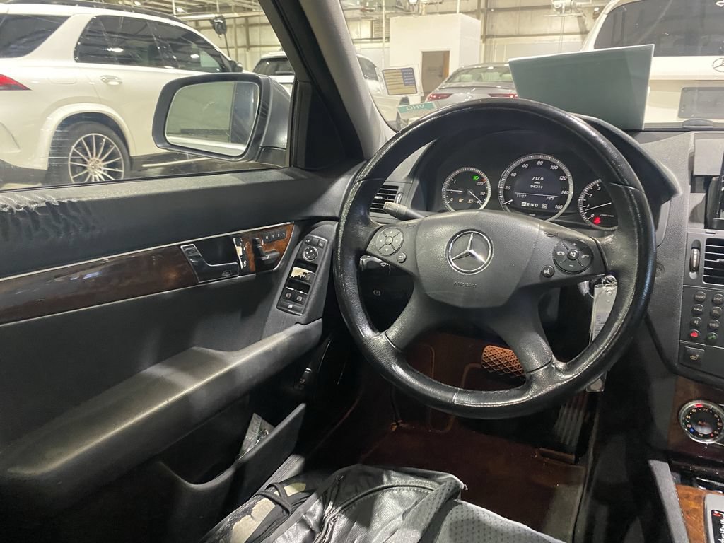 Used 2009 Mercedes-Benz C 300 Sedan image 3