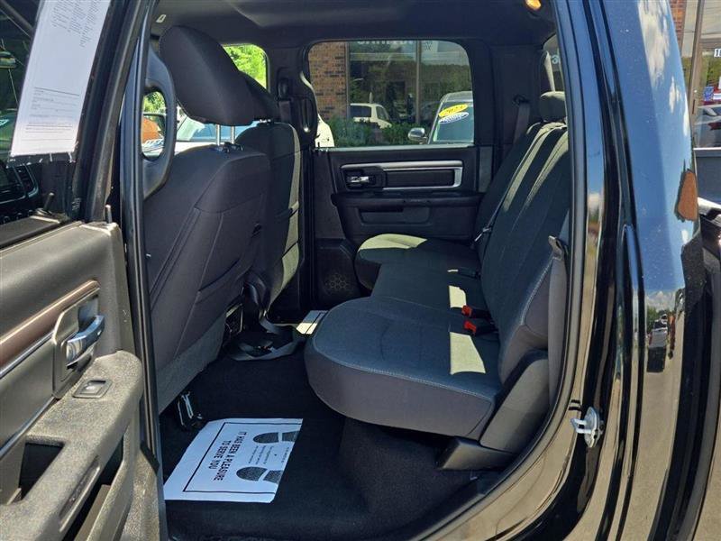 Used 2024 RAM 1500 Warlock AWD/4WD image 27