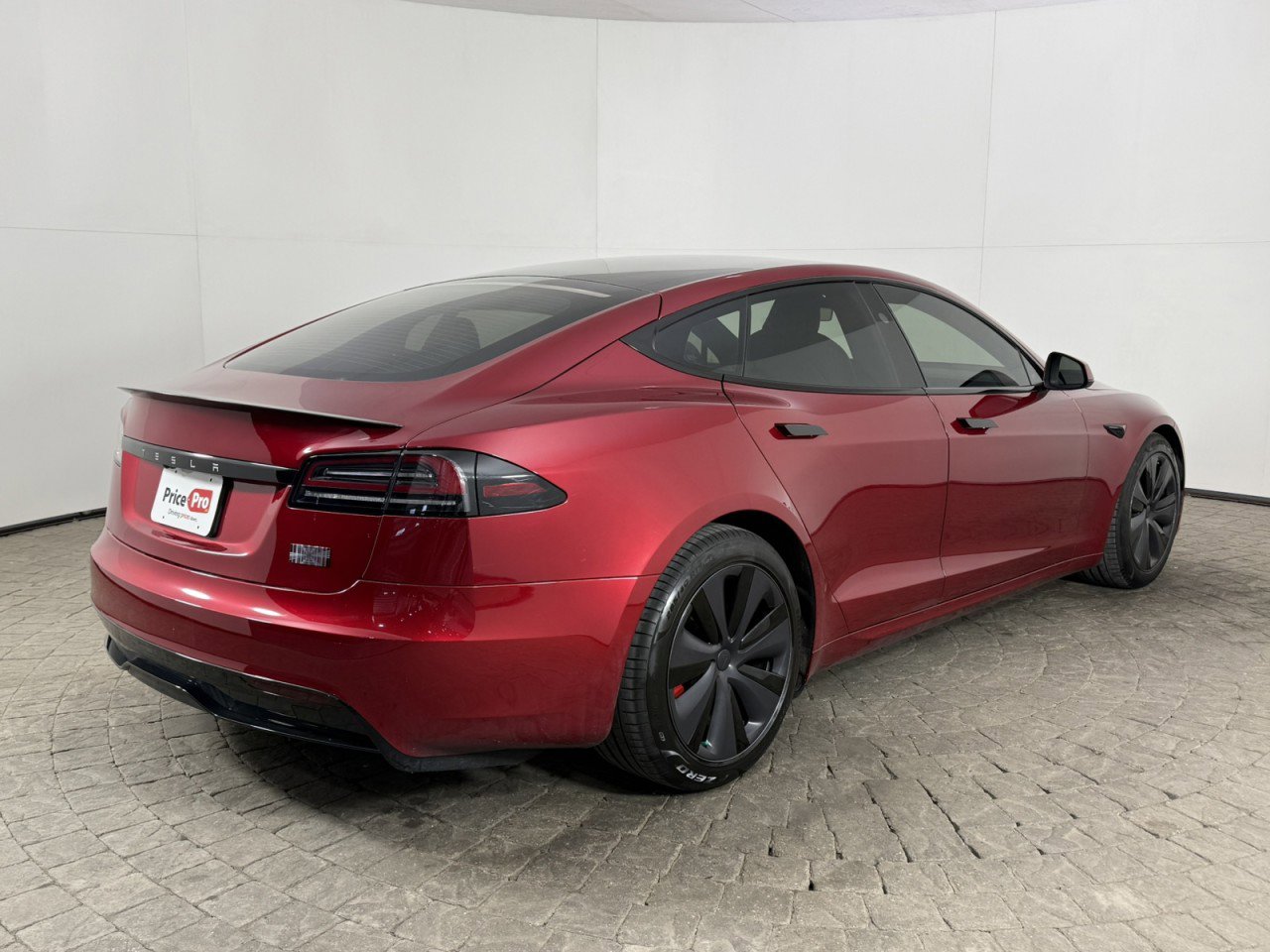 Used 2023 Tesla Model S Plaid image 9