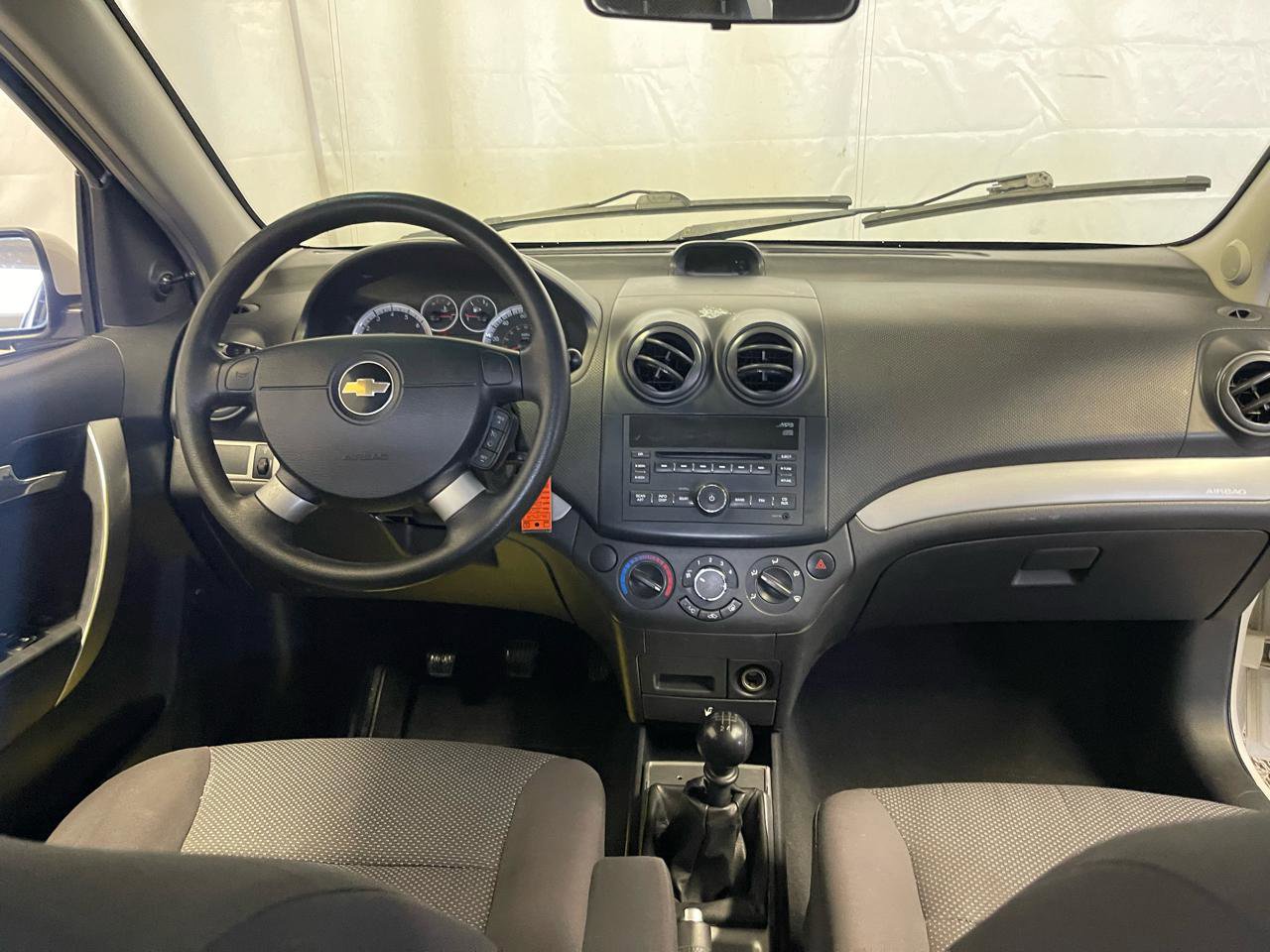 Used 2009 Chevrolet Aveo LT w/ Power and Convenience Package image 17