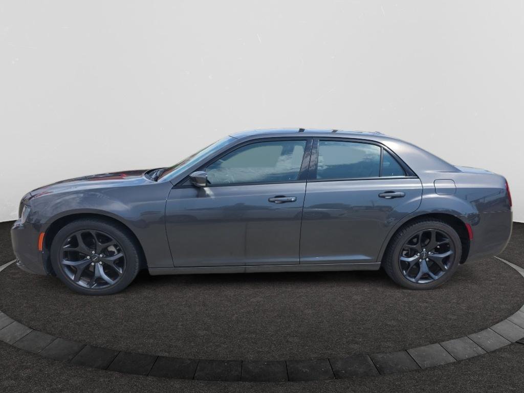 Used 2023 Chrysler 300 S w/ Comfort Group RWD image 2