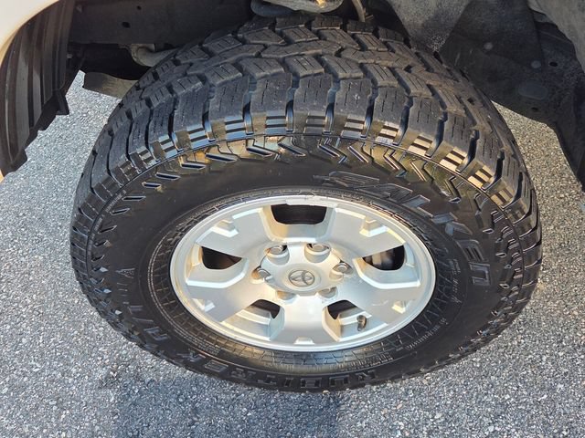 Used 2012 Toyota Tacoma PreRunner w/ TRD Off-Road Pkg RWD image 4