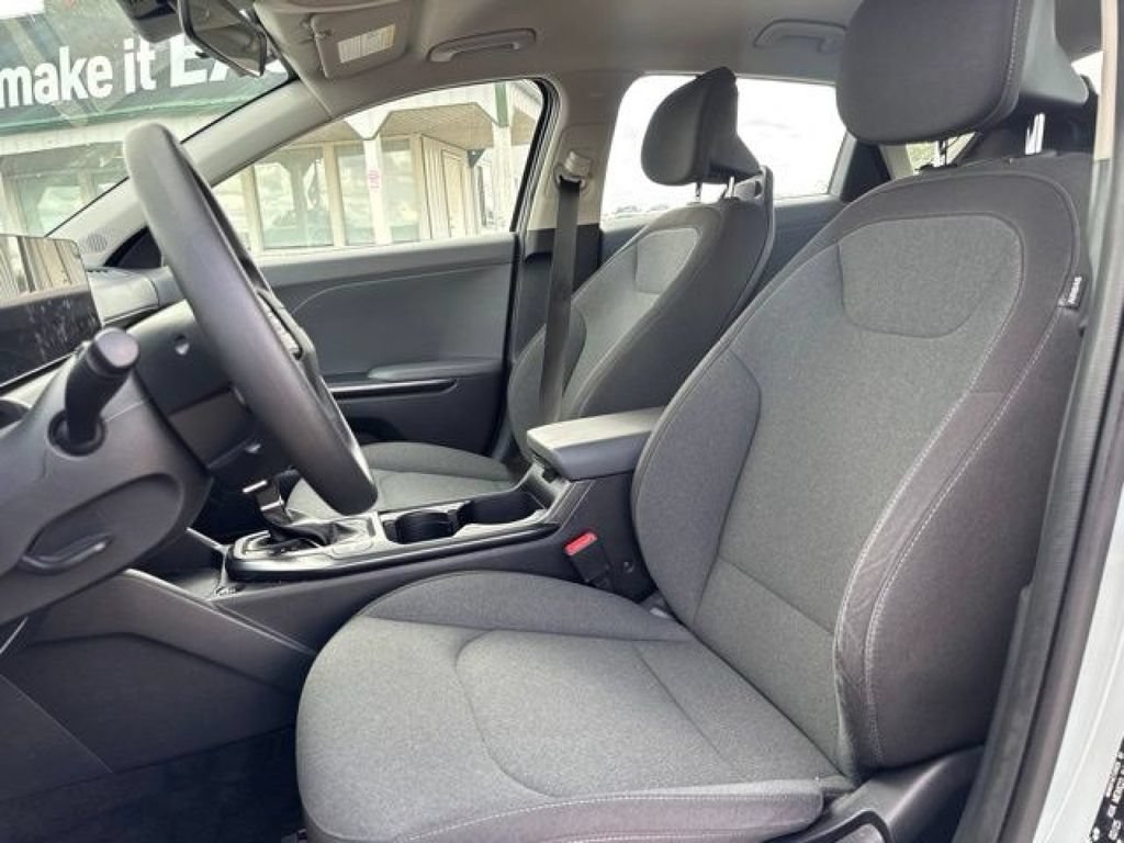 Used 2025 Kia K4 FWD image 19
