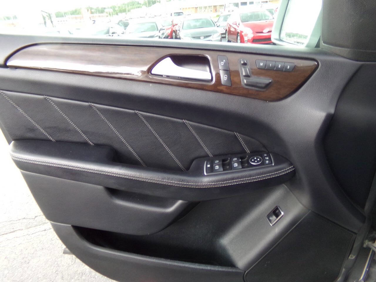 Used 2015 Mercedes-Benz GL 450 GL 450 4MATIC AWD 4dr SUV image 59