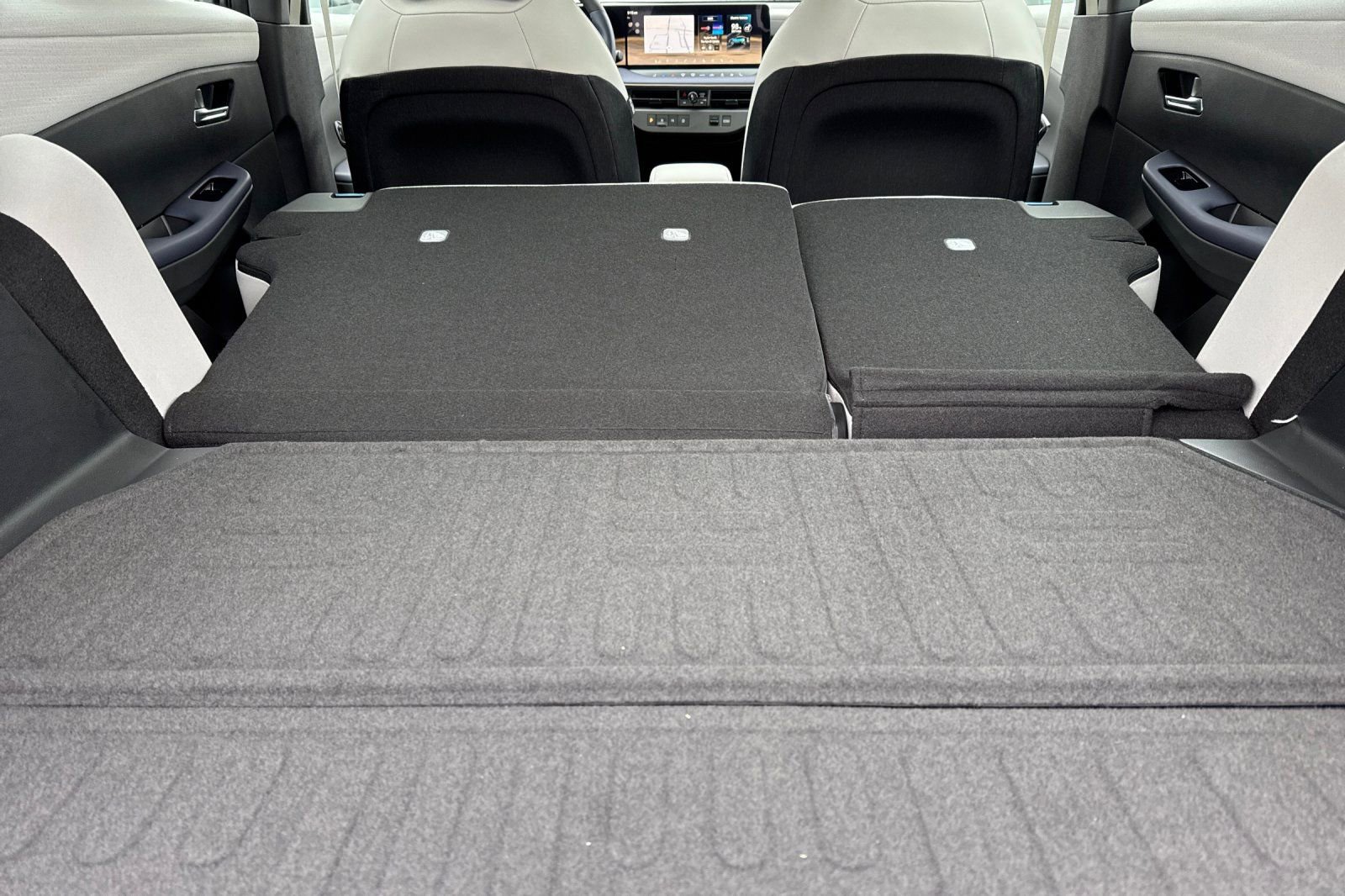 New 2026 Nissan Leaf Platinum+ w/ Cargo Package (Platinum+) image 12