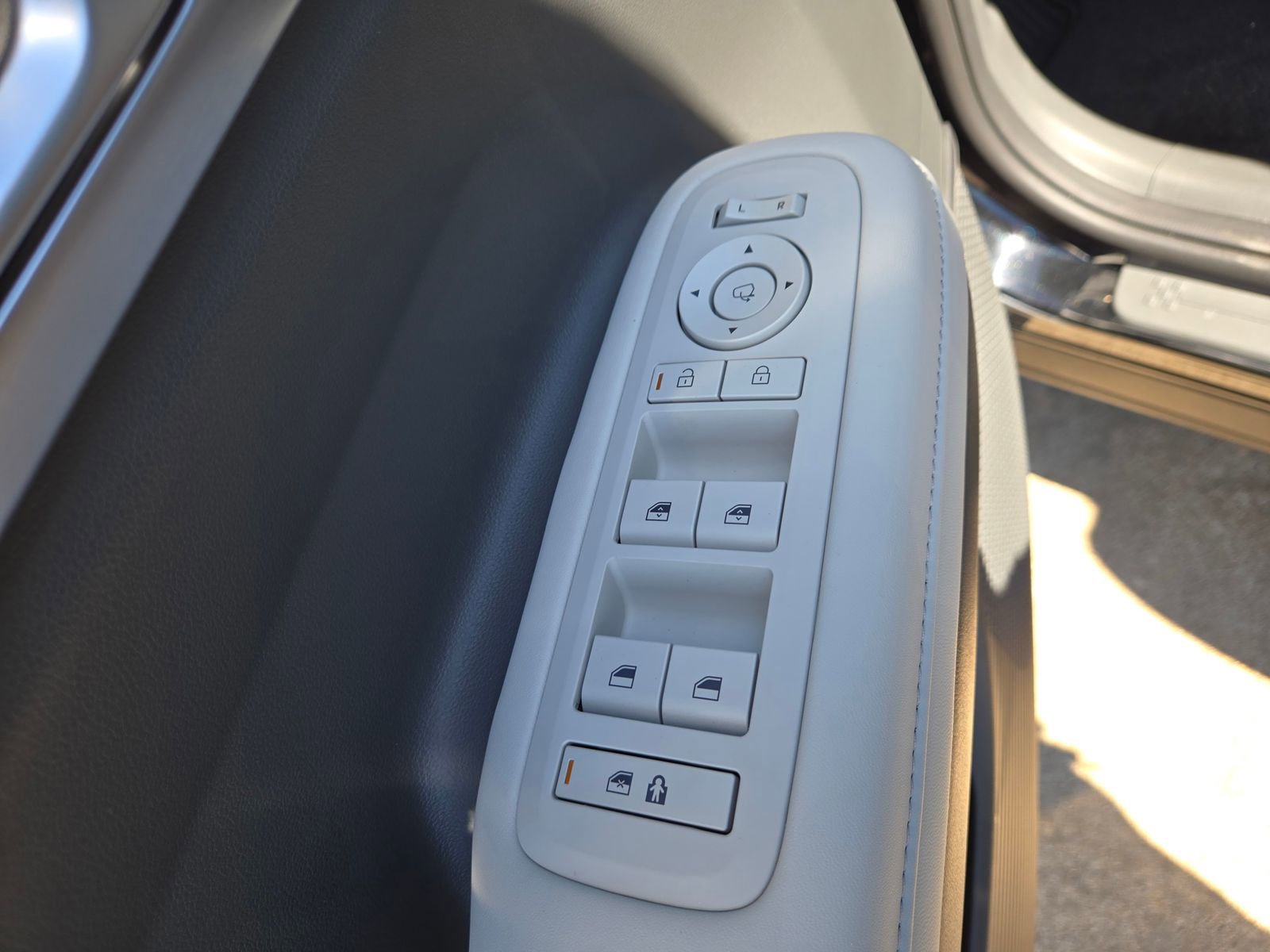 New 2026 Hyundai Santa Fe Limited FWD image 19