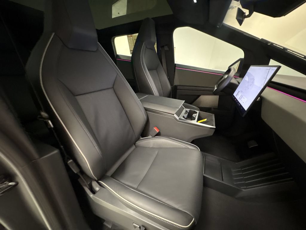 Used 2025 Tesla Cybertruck AWD Crew Cab image 29