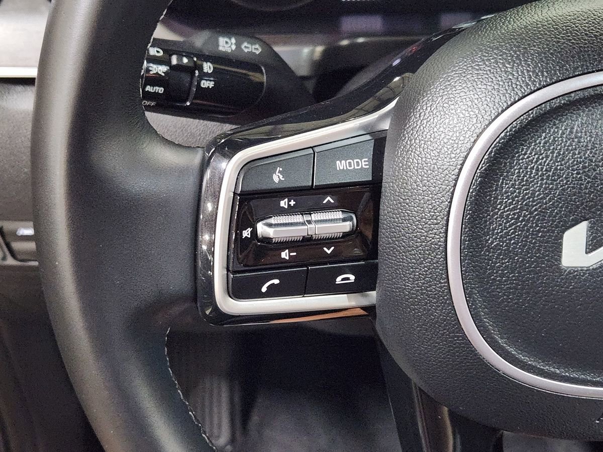 Used 2022 Kia Sorento SX image 49