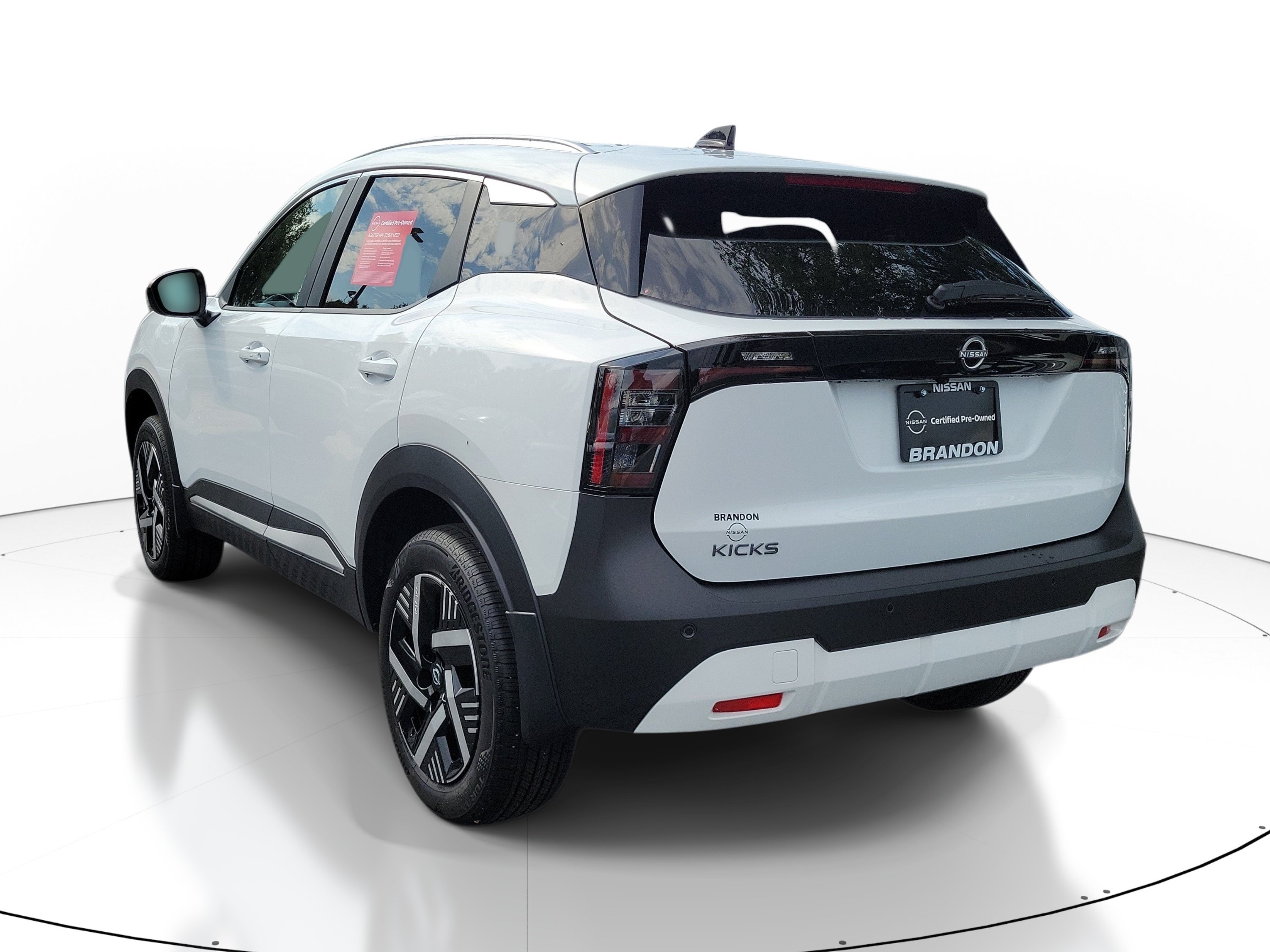 Certified 2026 Nissan Kicks SV FWD image 5