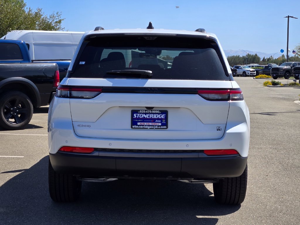 New 2026 Jeep Grand Cherokee Limited AWD/4WD image 3