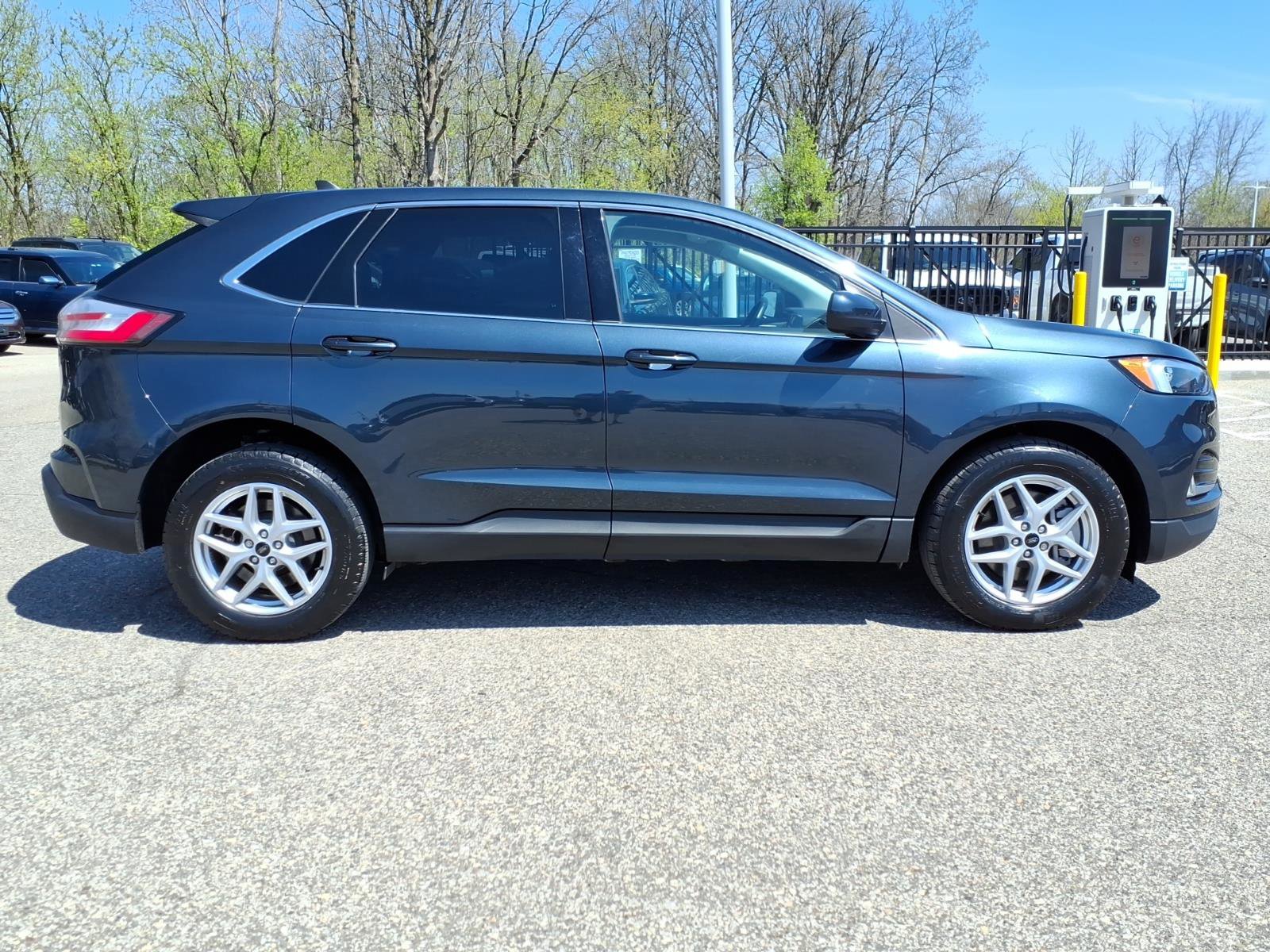 Used 2023 Ford Edge SEL w/ Convenience Package AWD/4WD image 9