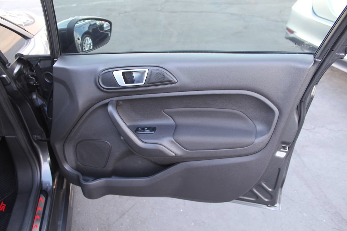 Used 2017 Ford Fiesta ST FWD image 22