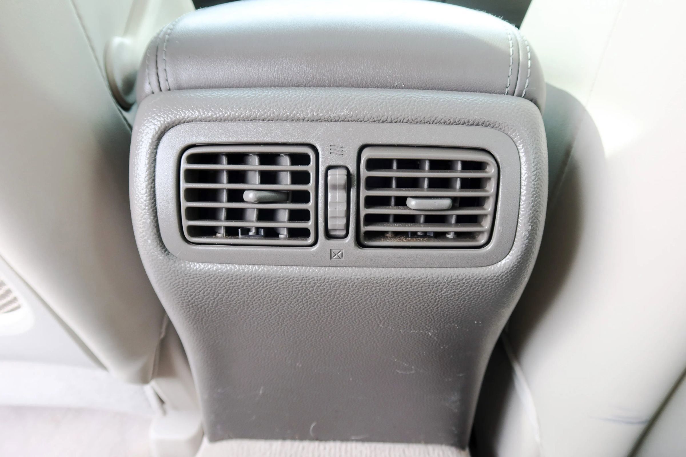 Used 2011 INFINITI G25 x w/ Moonroof Pkg image 23