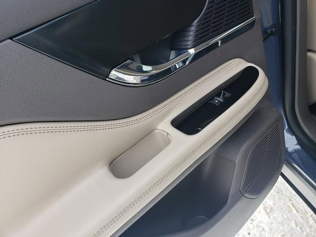 Used 2022 Lincoln Corsair Standard w/ Equipment Group 101A image 26