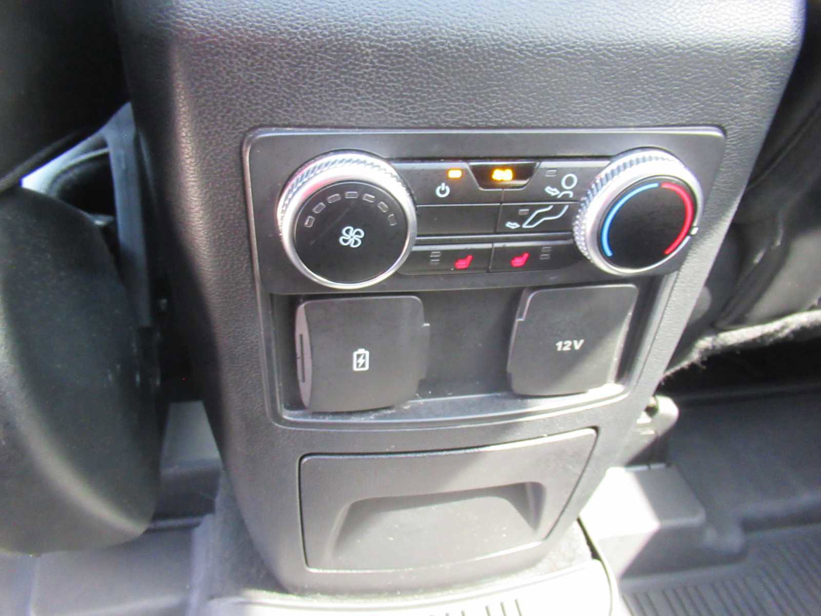 Used 2022 Ford Explorer XLT w/ Equipment Group 202A image 20