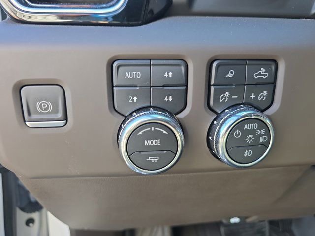 Used 2022 GMC Sierra 1500 Denali w/ Technology Package AWD/4WD image 30
