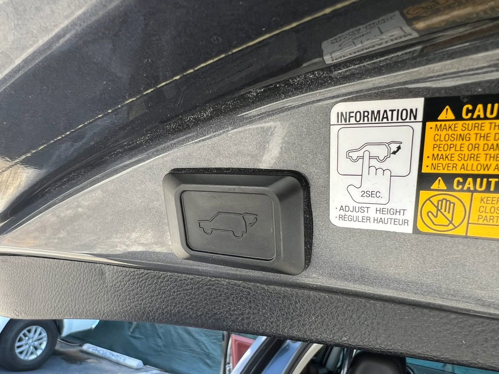 Used 2013 Toyota RAV4 Limited FWD image 24