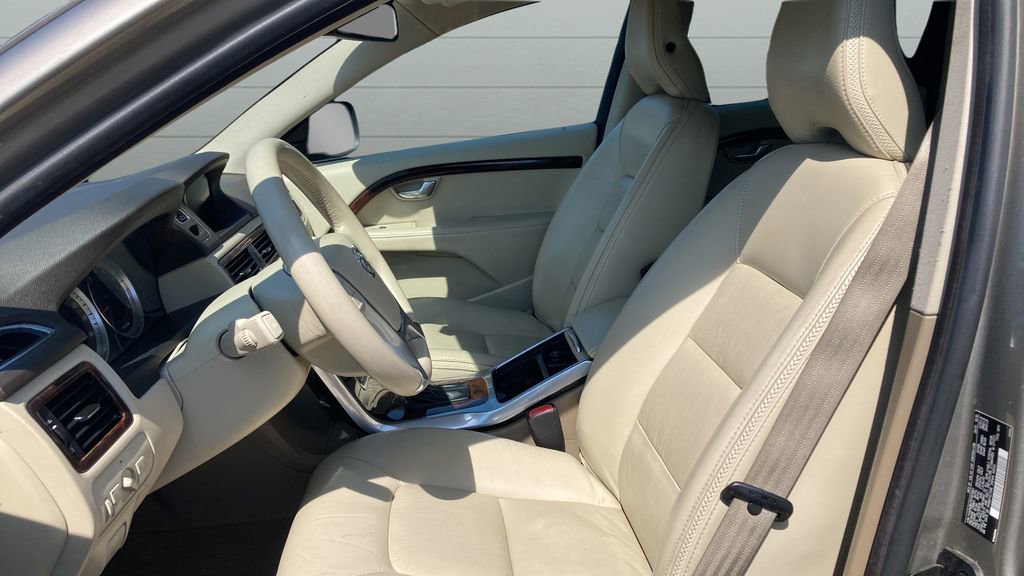 Used 2013 Volvo XC70 3.2 image 9
