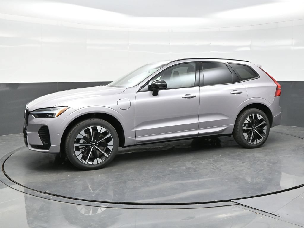 New 2026 Volvo XC60 T8 Plus w/ Climate Package PRO AWD/4WD image 3