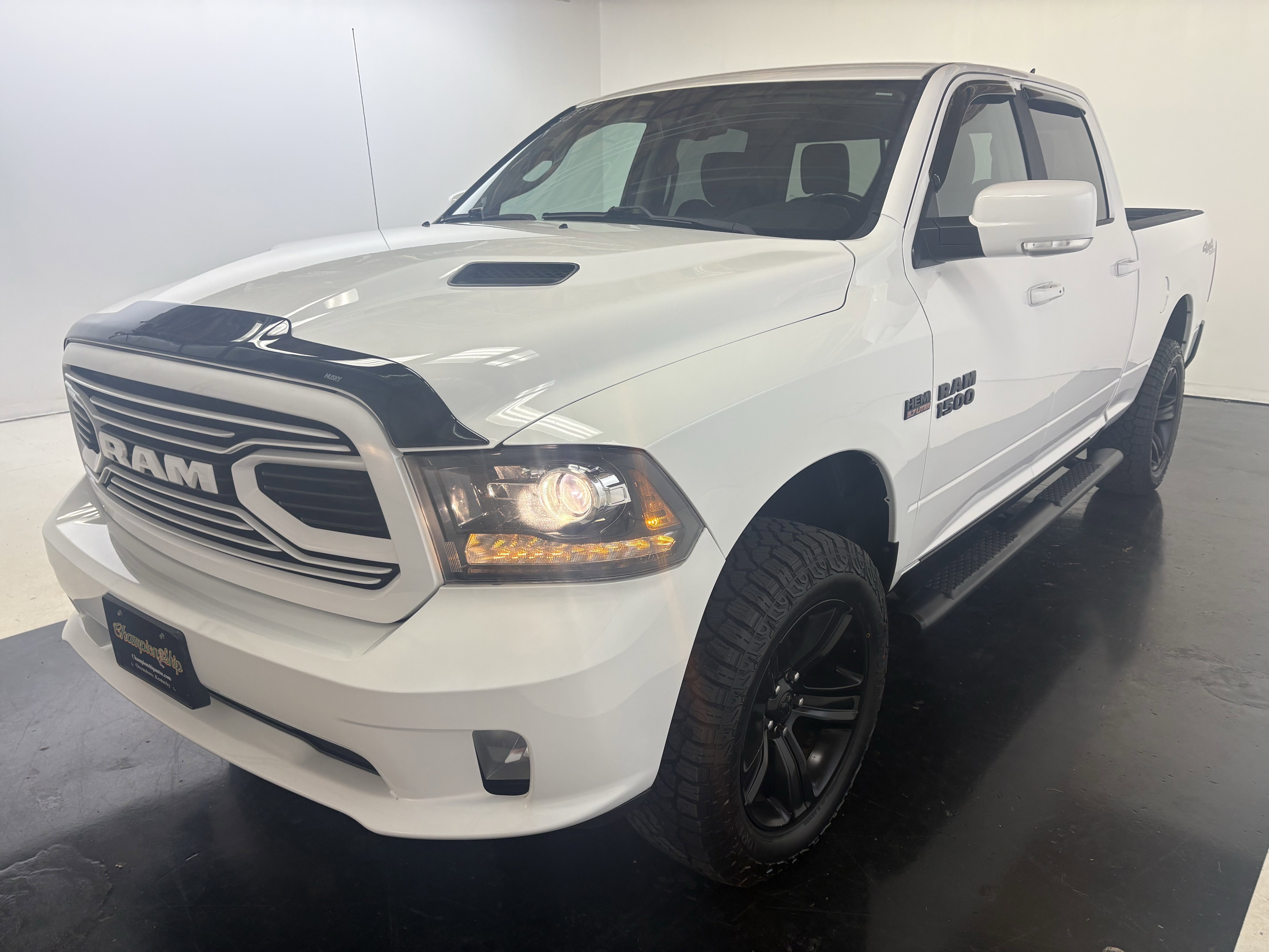 Used 2018 RAM 1500 Sport w/ Comfort Group image 8