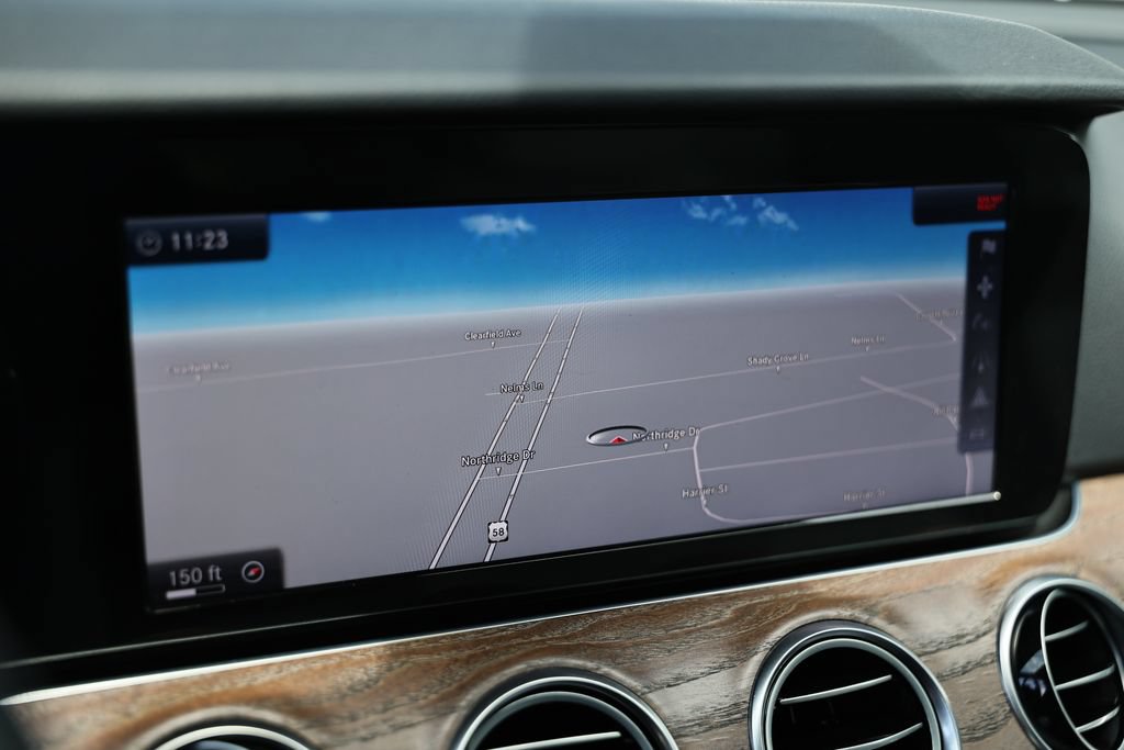 Used 2017 Mercedes-Benz E 400 4MATIC Wagon image 37