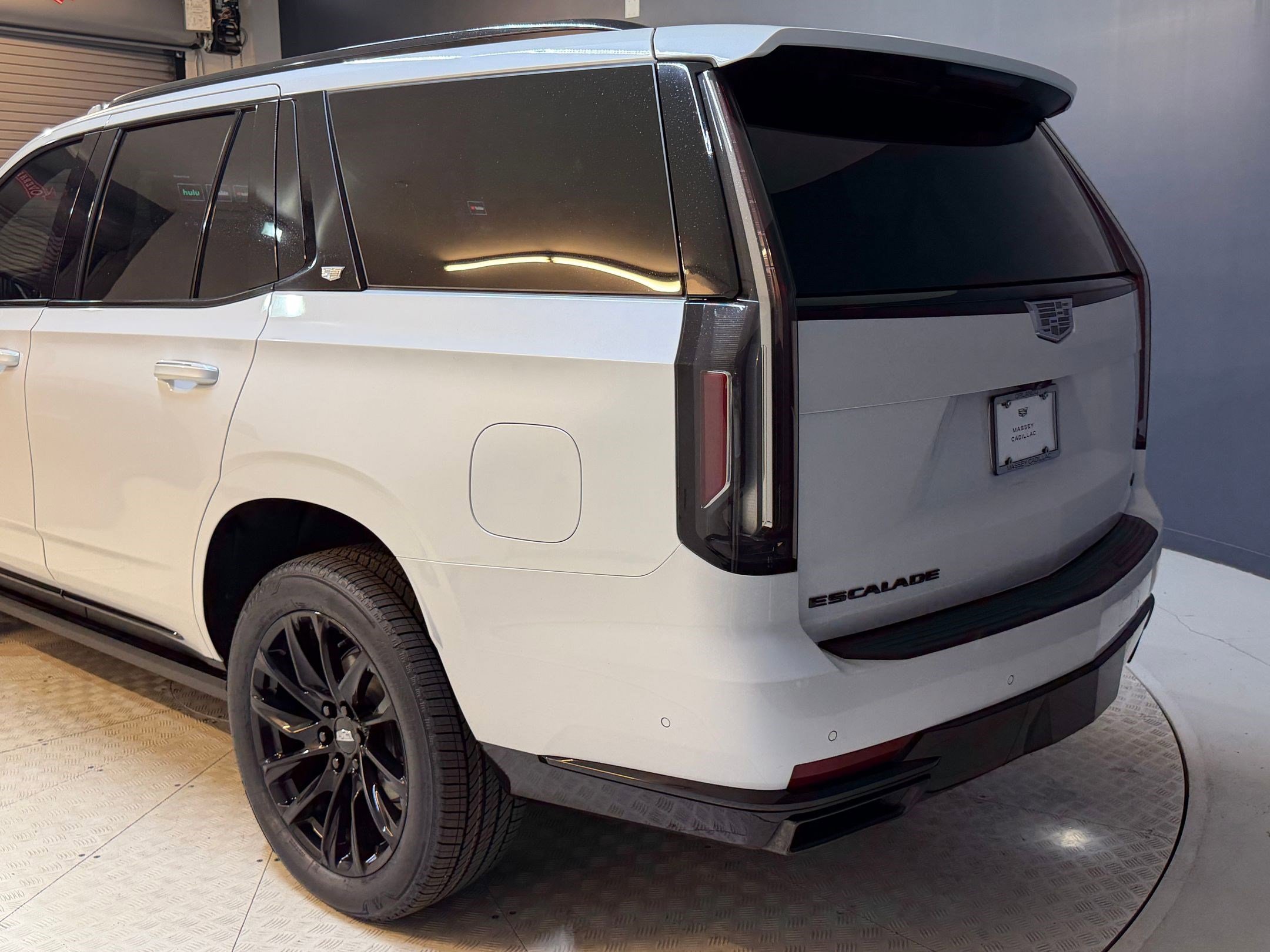 Certified 2024 Cadillac Escalade Sport Platinum w/ LPO, ONYX Package image 23